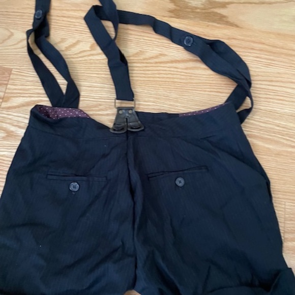 Pinstripe suspender shorts - Picture 3 of 3